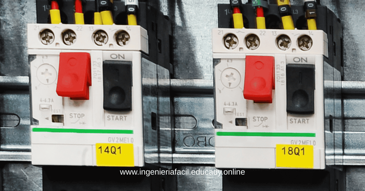 Guardamotores trifásicos montados en un tablero eléctrico