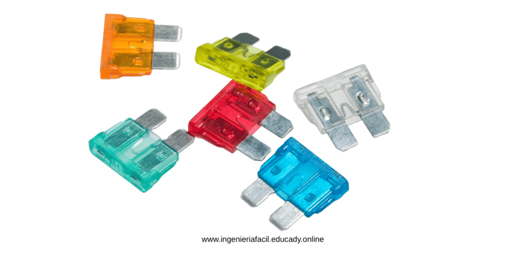 Fusible automotriz de diferentes colores y amperaje